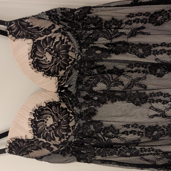 Black & cream lace babydoll lingerie dress with push up bra - Picture 4 of 4